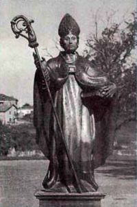 6 kwietnia
Święty Prudencjusz, biskup
--Pierwotnie nosił imię Galendo (Galindo). Pochodził z Hiszpanii, prawdopodobnie z rodu Aznarów, który osiedlił się w Gaskonii. Był kapelanem na dworze Ludwika I Pobożnego, gdzie dla cesarzowej Judyty ułożył Florilegium z psalmów. W 843 r. został biskupem w Troyes. Był współautorem roczników frankijskich (Annales Bertiniani), które pisał od roku 835 aż do końca życia. Był także redaktorem wskazówek do Pisma Świętego. Po reorganizacji życia kościelnego przeszedł do obozu przeciwników królewskich. Opowiadał się za skrajnym augustianizmem. Zmarł 6 kwietnia 861 r.-----------------